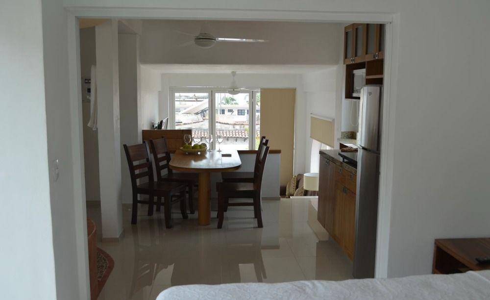 Hotel Andales On The Bay Suites بويرتو فالارتا المظهر الخارجي الصورة